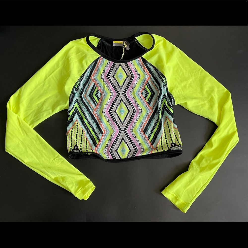 La hearts rash guard junior size large